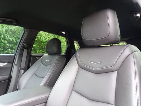 Certified 2024 Cadillac XT5 Luxury w/ LPO, Floor Liner Package AWD/4WD image 9
