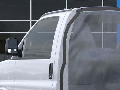 New 2025 Chevrolet Express 4500 w/ Power Convenience Package RWD image 12