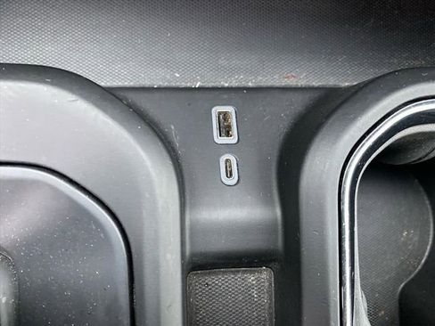 Used 2024 GMC Sierra 1500 AT4 w/ Technology Package image 14