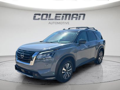 Used 2023 Nissan Pathfinder SL