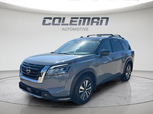 Used 2023 Nissan Pathfinder SL AWD/4WD image 1