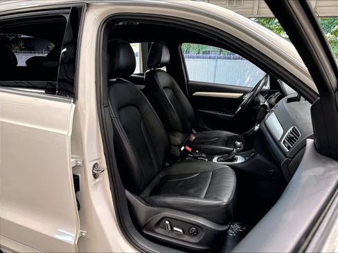 Used 2018 Audi Q3 2.0T Premium Plus w/ Premium Plus Package FWD image 32