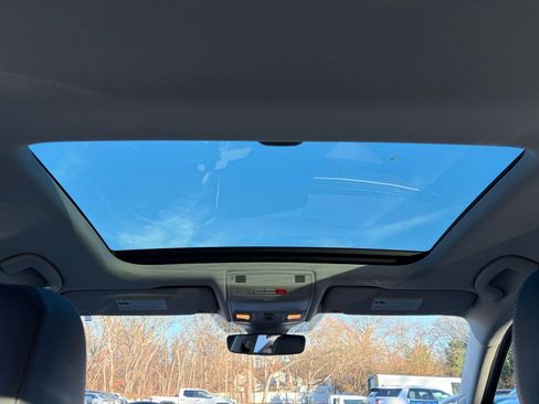 Used 2025 Volkswagen Jetta SE image 30