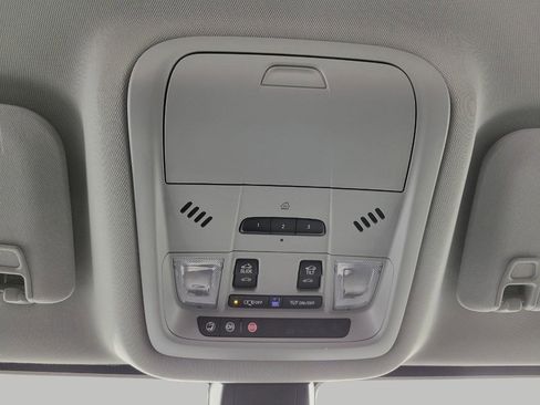 Used 2023 GMC Acadia SLT w/ Elevation Edition image 19