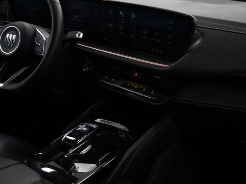 Used 2025 Buick Envision Sport Touring image 15