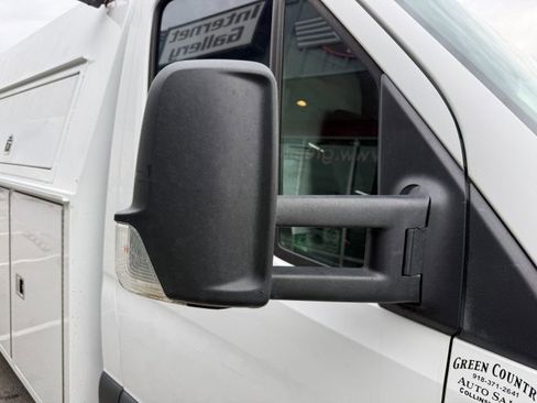 Used 2019 Freightliner Sprinter 3500 w/ Premium Package image 27