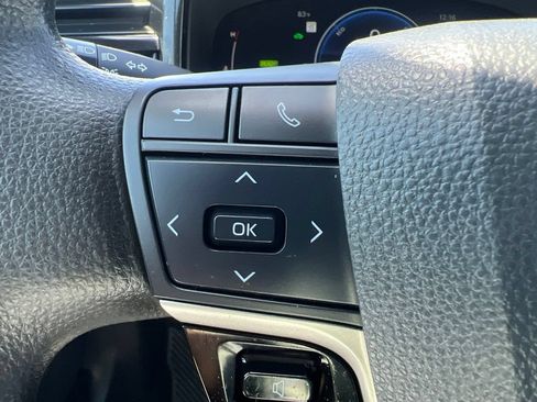 Used 2025 Toyota Camry LE FWD image 55