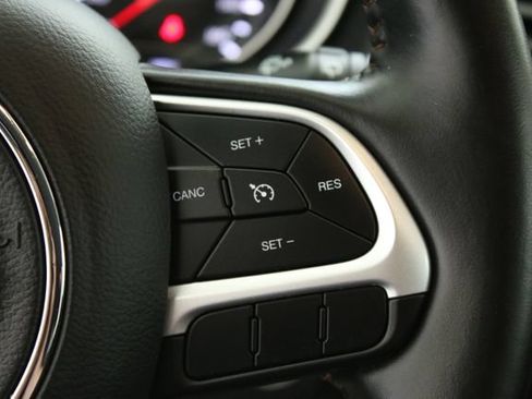 Used 2019 Jeep Compass Latitude AWD/4WD image 16