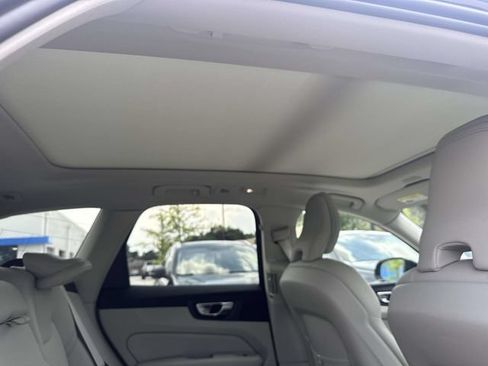 Used 2024 Volvo XC60 B5 Plus w/ Protection Package Premier AWD/4WD image 10