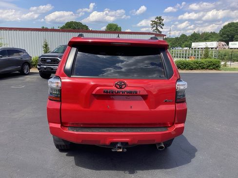 Used 2022 Toyota 4Runner SR5 Premium image 3