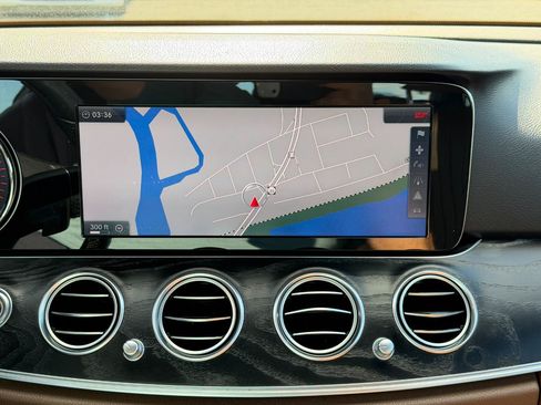 Used 2017 Mercedes-Benz E 300 4MATIC image 21