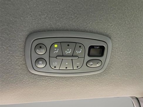 Used 2009 Toyota Sienna FWD image 22