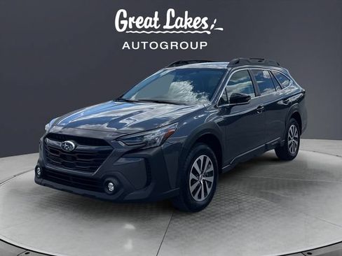 Used 2025 Subaru Outback Premium AWD/4WD image 1