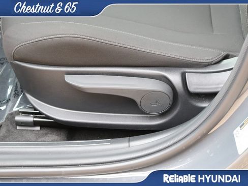 Certified 2024 Hyundai Elantra SEL w/ Convenience Package FWD image 24