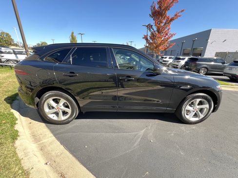 Certified 2023 Jaguar F-PACE S image 8