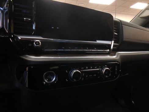 Used 2024 GMC Sierra 1500 Elevation image 17
