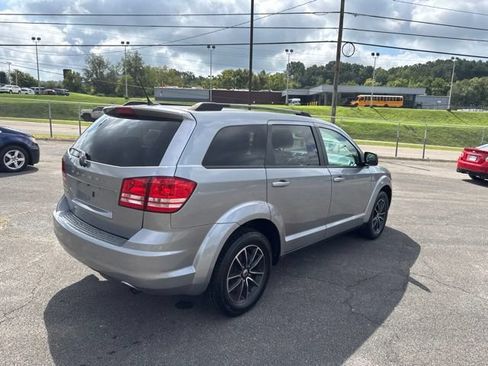Used 2018 Dodge Journey SE w/ Popular Equipment Group FWD image 8