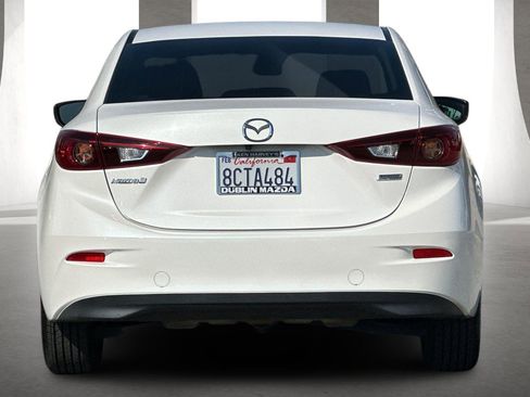 Used 2018 MAZDA MAZDA3 Sport w/ Preferred Equipment Package image 5