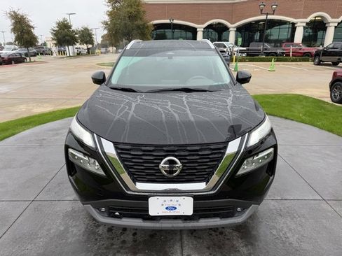 Used 2021 Nissan Rogue SL image 2