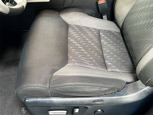 Used 2018 Toyota Tundra SR5 image 16