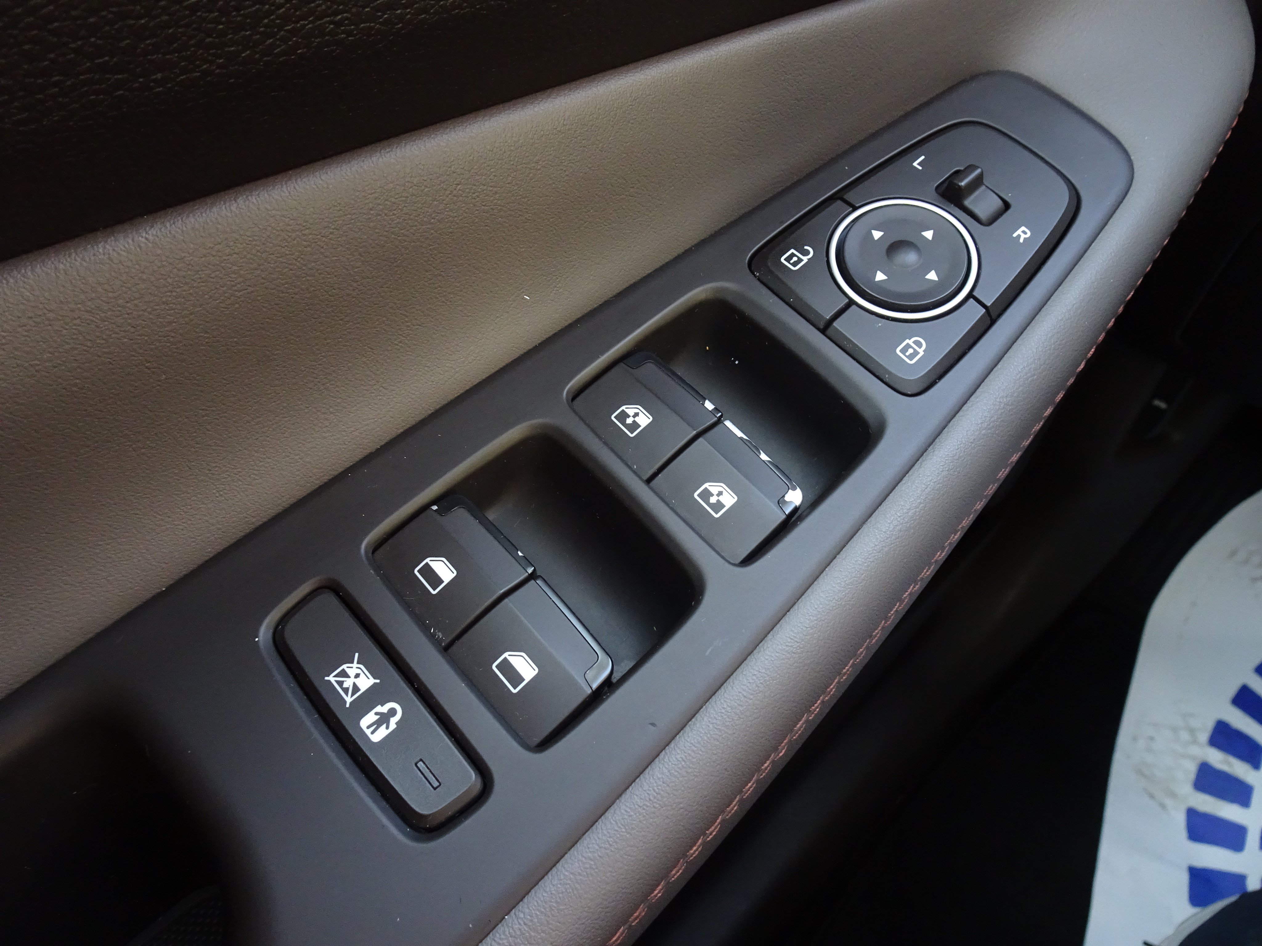 Used 2019 Hyundai Santa Fe Limited FWD image 25