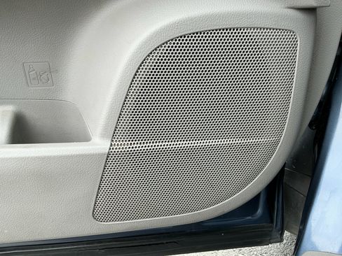 Used 2013 Toyota Highlander 4WD w/ Cold Weather Pkg image 27