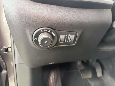 Used 2023 Jeep Compass Latitude AWD/4WD image 25