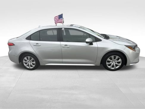 Used 2024 Toyota Corolla LE image 18