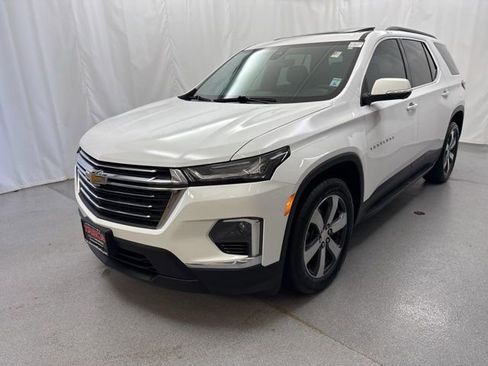 Used 2023 Chevrolet Traverse LT w/ LT Premium Package AWD/4WD image 13