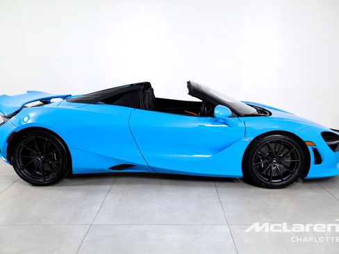 Used 2027 McLaren 750S Spider RWD image 11