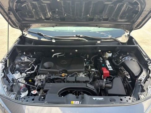 Used 2019 Toyota RAV4 LE AWD/4WD image 30