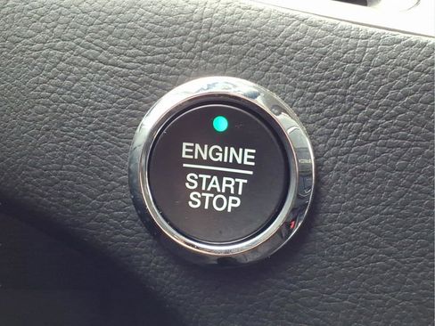 Used 2022 Ford Edge SE image 24