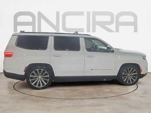 Used 2023 Jeep Grand Wagoneer 4WD w/ Flexible Seating Group image 11