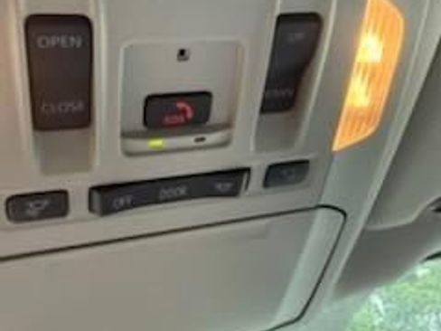 Used 2024 Toyota Highlander Limited AWD/4WD image 15