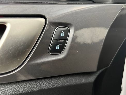 Used 2020 Ford Ranger Lariat w/ Technology Package image 13