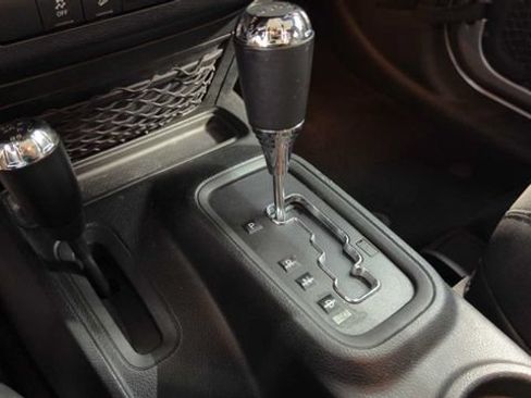 Used 2018 Jeep Wrangler Sport AWD/4WD image 27