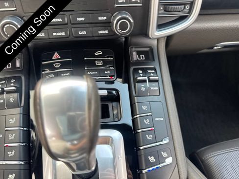Used 2017 Porsche Cayenne Platinum Edition AWD/4WD image 43