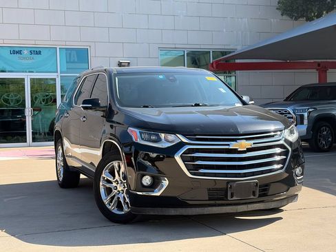 Used 2018 Chevrolet Traverse High Country AWD/4WD image 2
