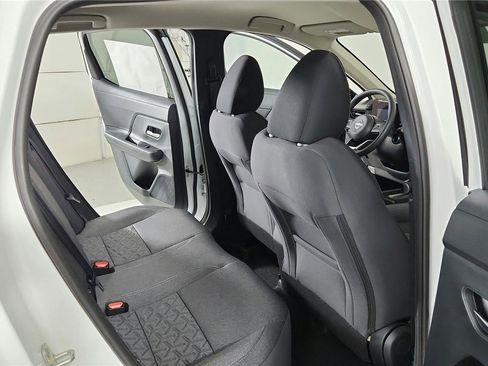 Used 2025 Nissan Kicks SV image 32