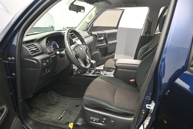 Used 2018 Toyota 4Runner TRD Off-Road AWD/4WD image 4