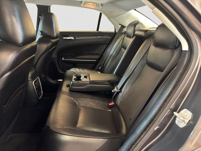 Used 2020 Chrysler 300 Limited AWD/4WD image 14