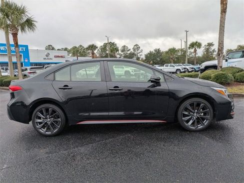 Used 2023 Toyota Corolla SE image 4