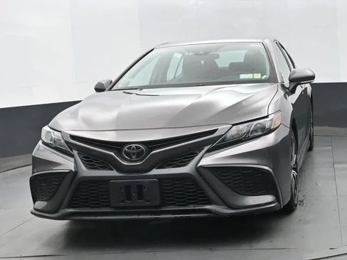 Used 2023 Toyota Camry SE FWD image 1