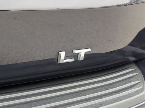 Used 2022 Chevrolet Tahoe LT image 32