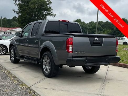 Used 2019 Nissan Frontier SL image 5