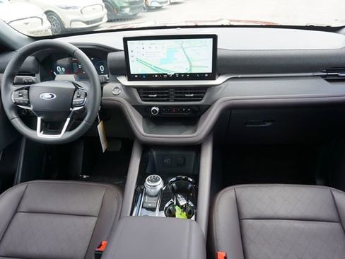 New 2026 Ford Explorer Platinum image 6