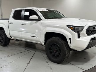 Certified 2025 Toyota Tacoma TRD Sport video 3