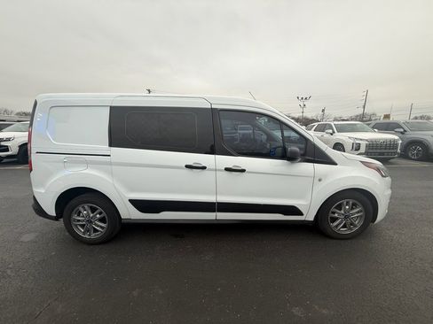 Used 2022 Ford Transit Connect XLT image 2