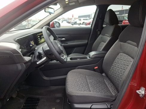 Certified 2025 Nissan Kicks SV image 13