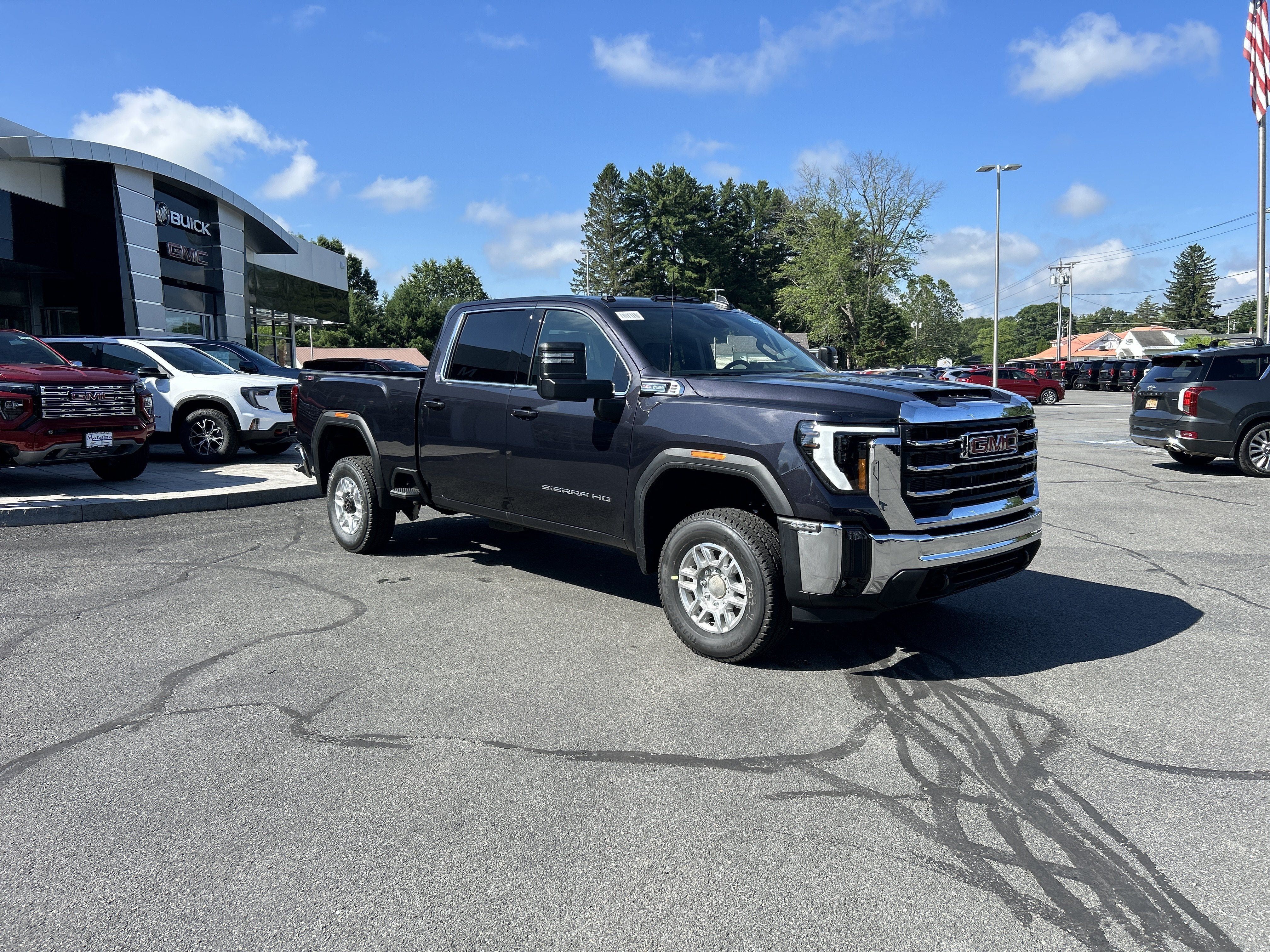 Used 2026 GMC Sierra 2500 SLE w/ SLE Value Package; AWD/4WD image 16